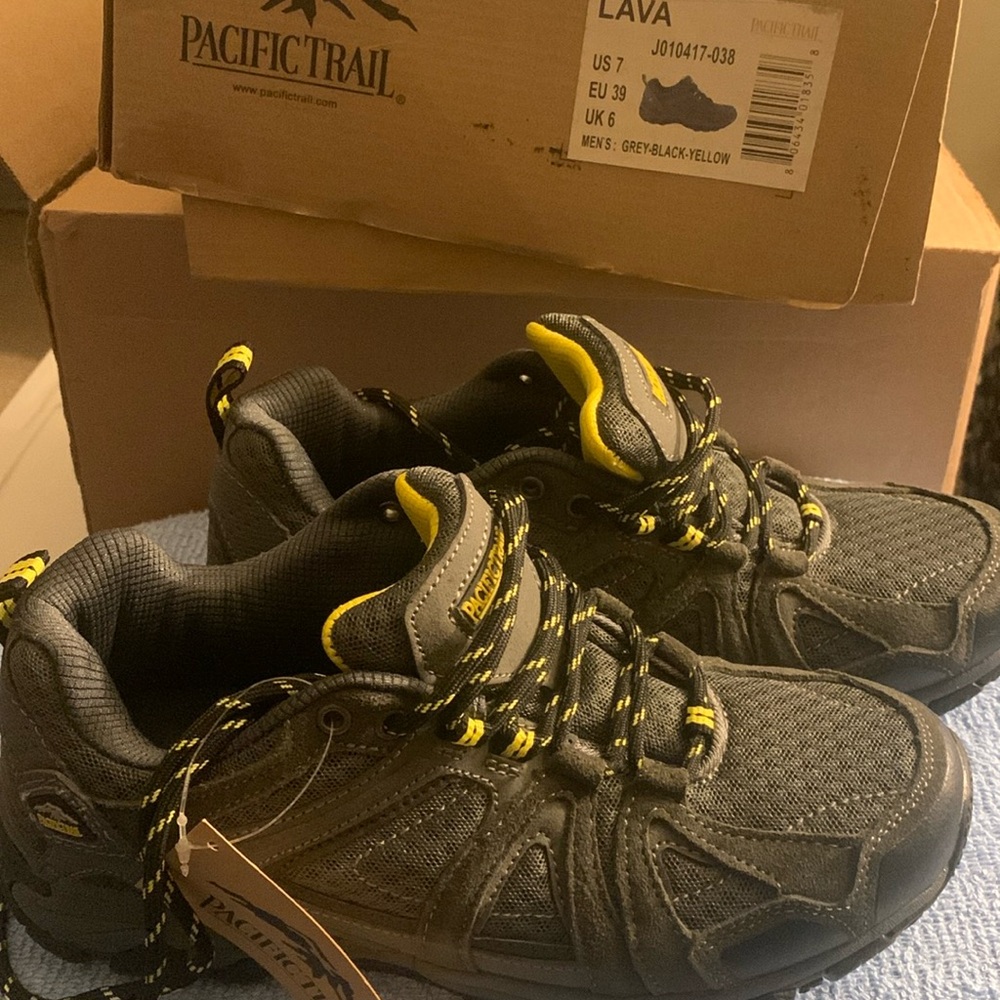 New Pacific Trail Men's Lava Shoes